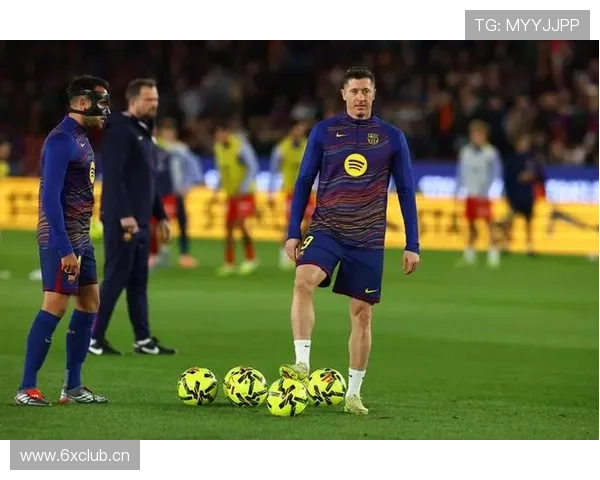 莱万多夫斯基腿筋不适详情