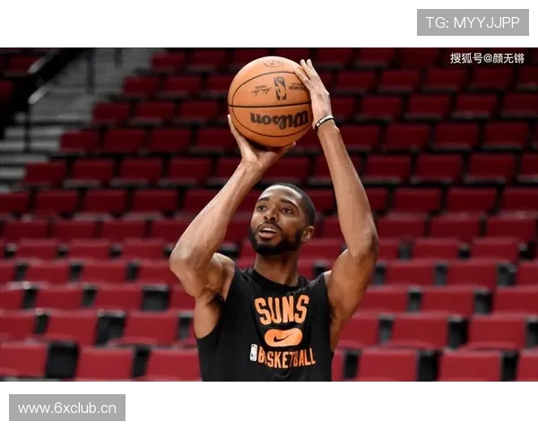 米卡尔·布里奇斯无球跑动拉开空间，助力球队提升三分命中率