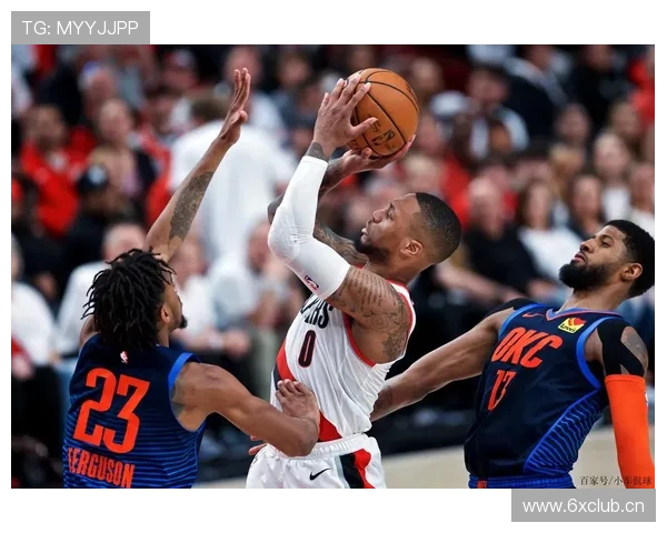 达米安·利拉德赛前换三套行头走T台似的，我这月薪买他一件都尴尬